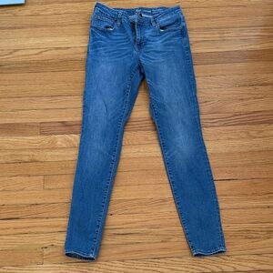 GAP Women's Skinny Jeans in Classic Blue